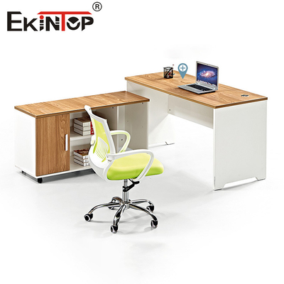 Diseño de mesa de personal de oficina de madera Escritorio pequeño Muebles de escritorio modular