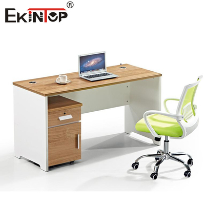 Muebles de escritorio modulares personalizados para empleados de escritorio pequeño